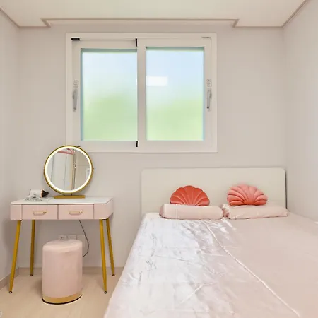 Pink Room 4 Bedroom Seoul Exterior photo