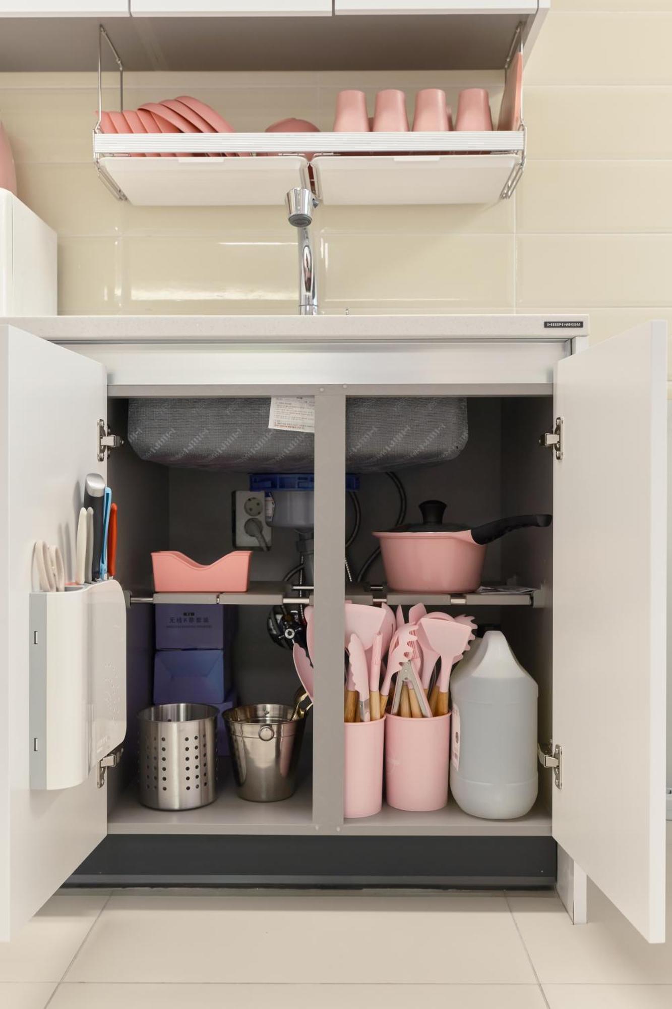 Pink 4 Bedroom Apartment *