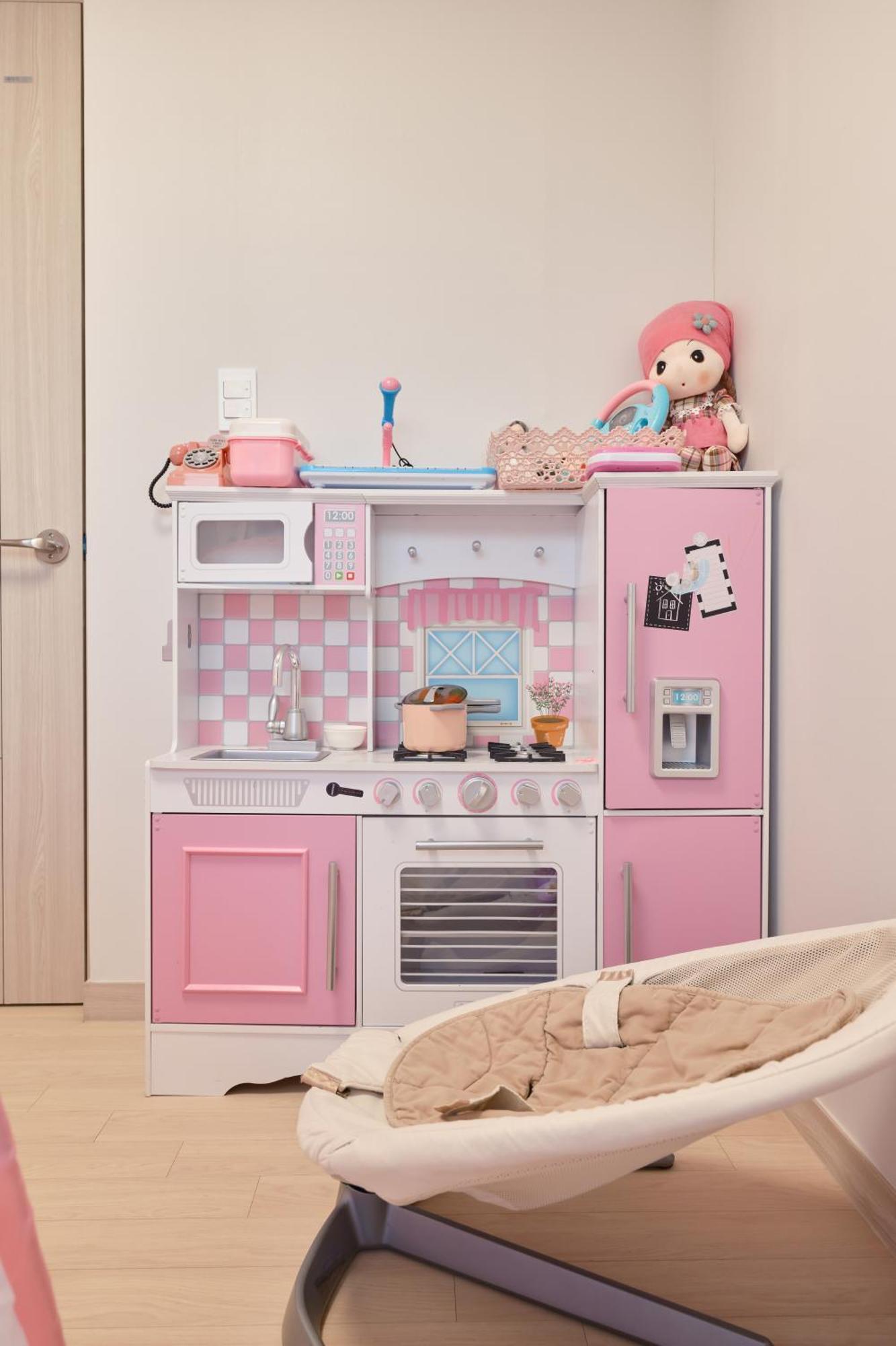 Apartment Pink 4 Bedroom