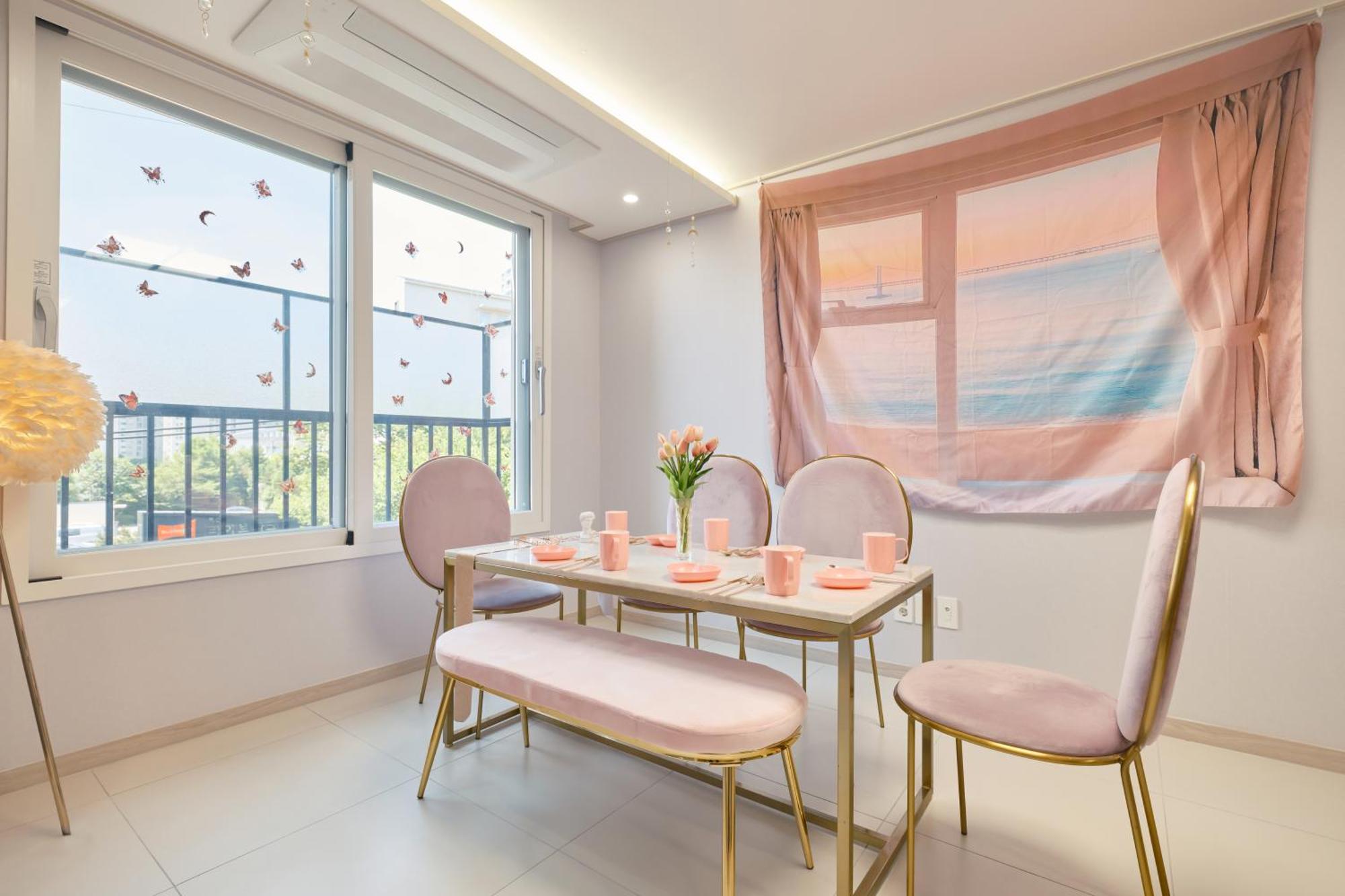 Pink 4 Bedroom * Seoul