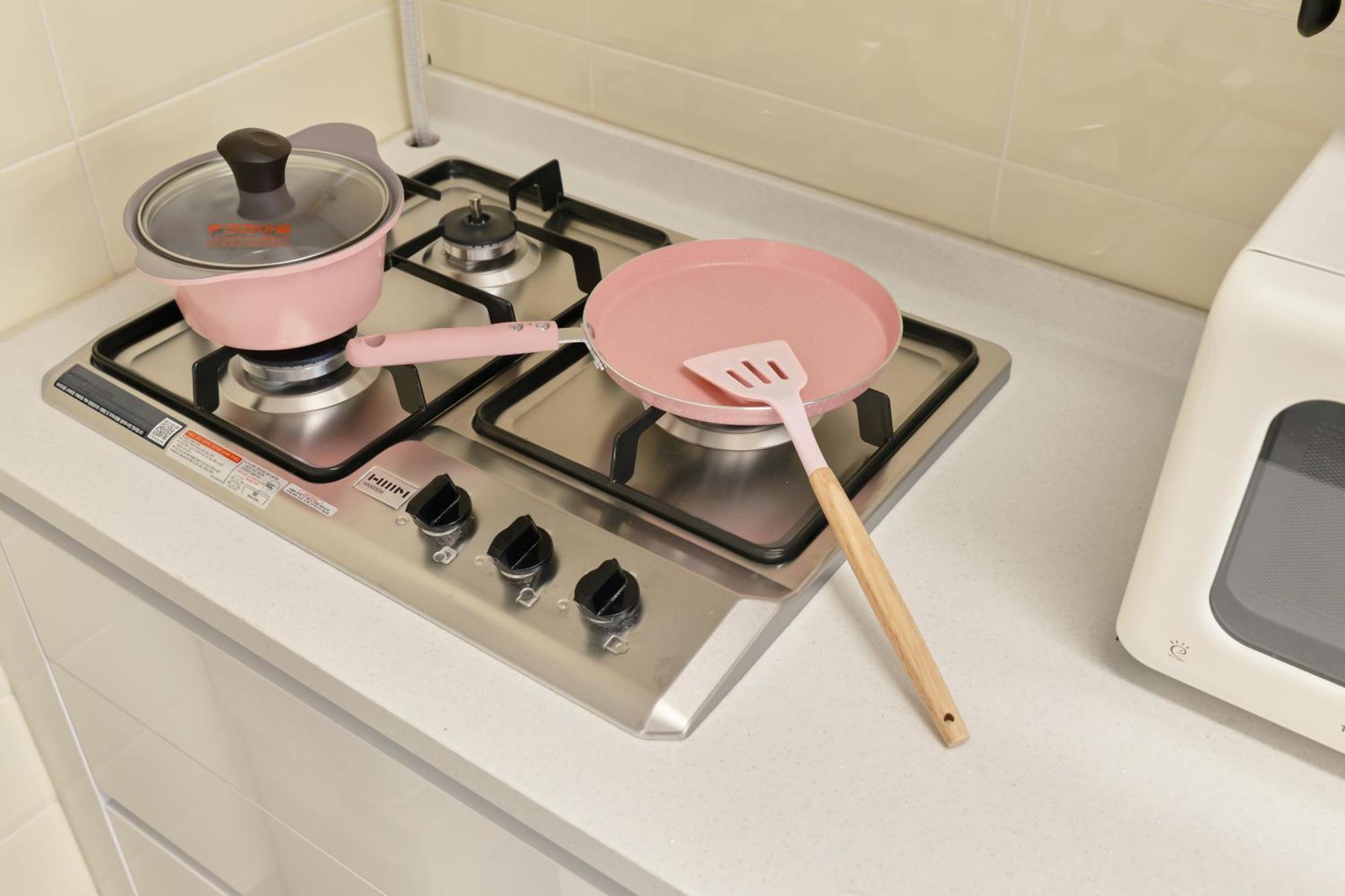 Pink 4 Bedroom Apartment *