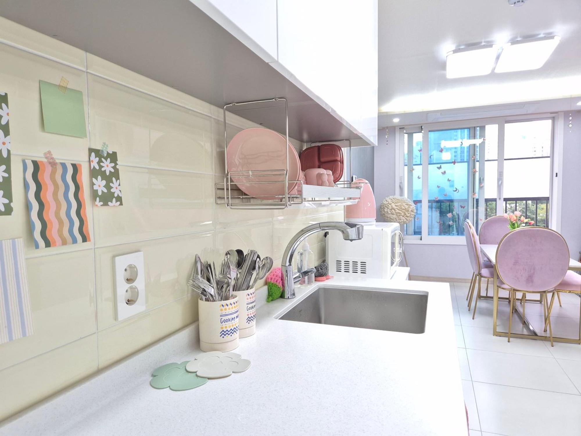 Apartment Pink 4 Bedroom
